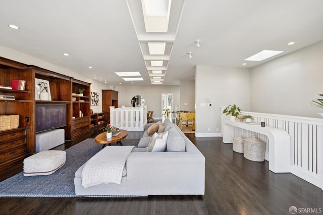 3343 Pierce Street, San Francisco, CA 94123