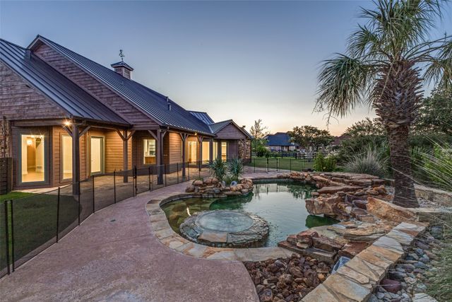 1023 Gene Perry Court, Bartonville, TX 76226