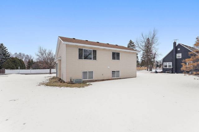 2524 131st Avenue NW, Coon Rapids, MN 55448