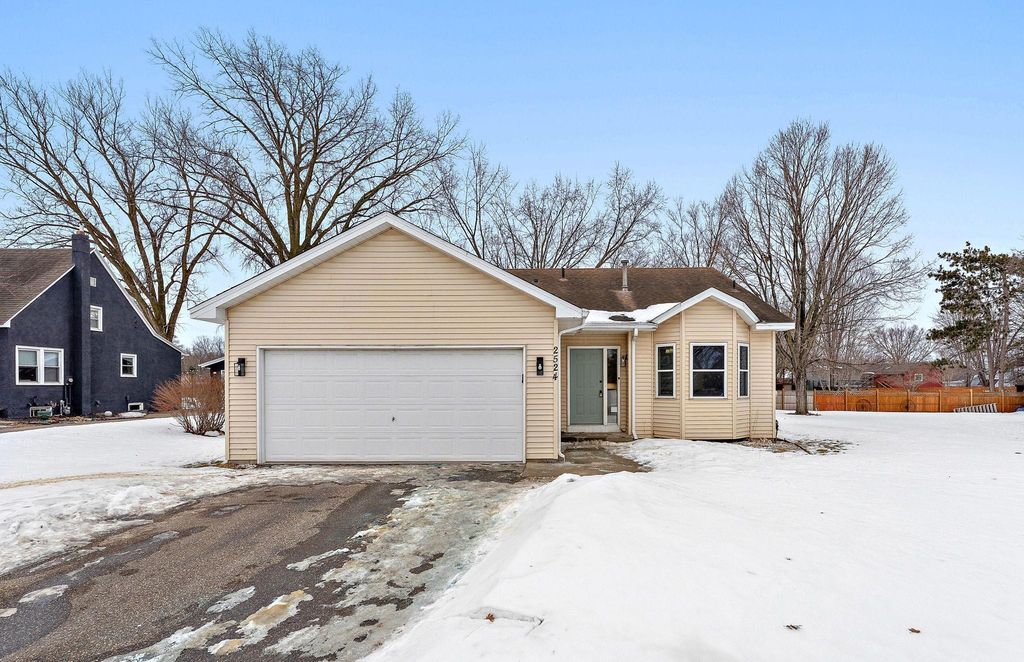 2524 131st Avenue NW, Coon Rapids, MN 55448