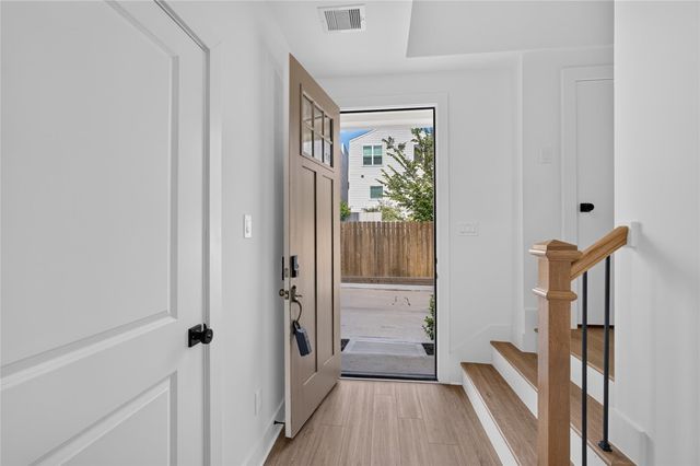 835 Rachel Street B, Houston, TX 77091