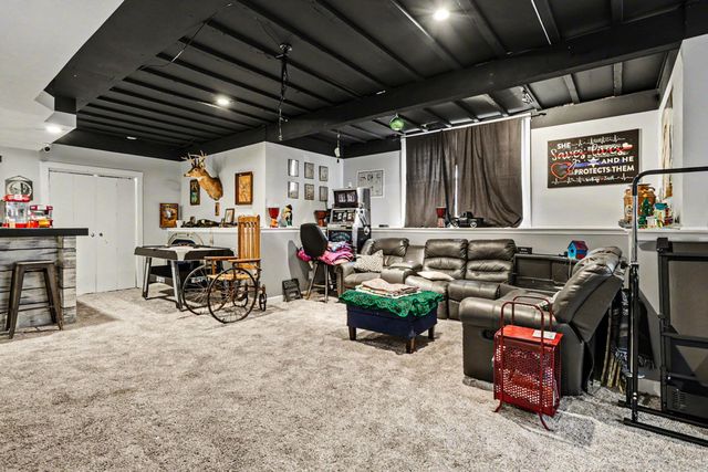 69739 Roy Drive, Edwardsburg, MI 49112