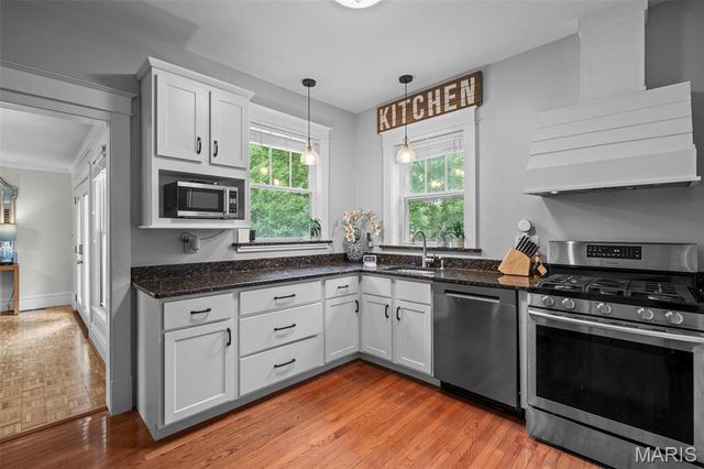 879 Greeley Avenue, St Louis, MO 63119