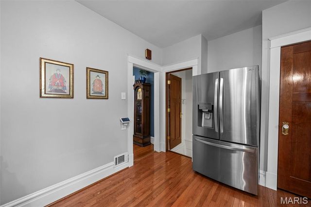 879 Greeley Avenue, St Louis, MO 63119