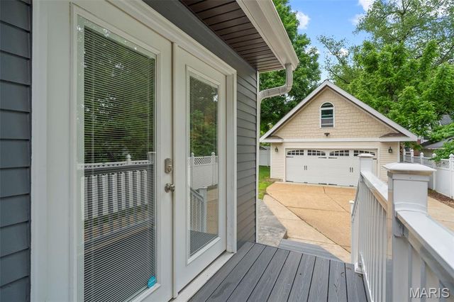879 Greeley Avenue, St Louis, MO 63119