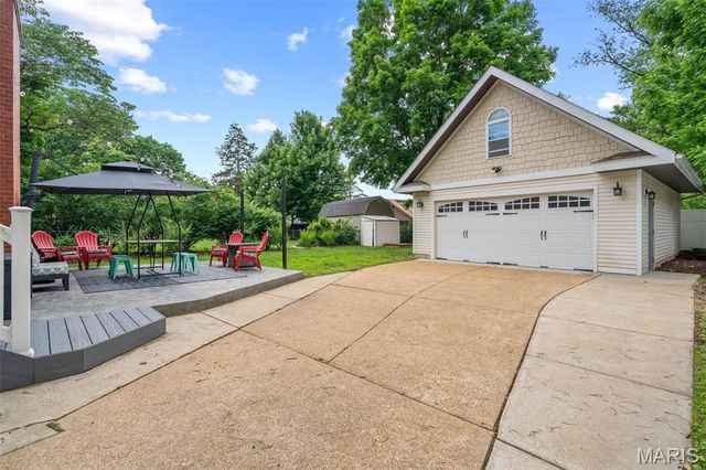 879 Greeley Avenue, St Louis, MO 63119