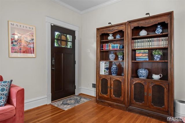 879 Greeley Avenue, St Louis, MO 63119