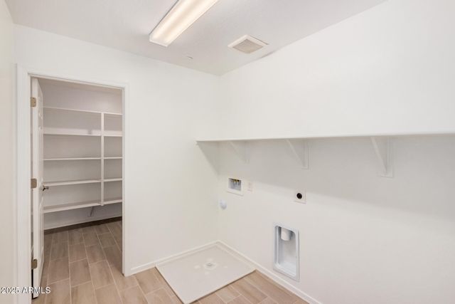 11611 W GREEN Drive, Youngtown, AZ 85363