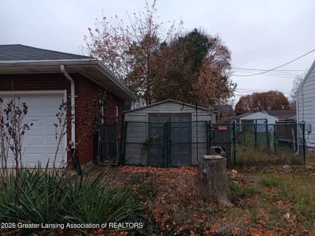 1007 N Foster Avenue, Lansing, MI 48912