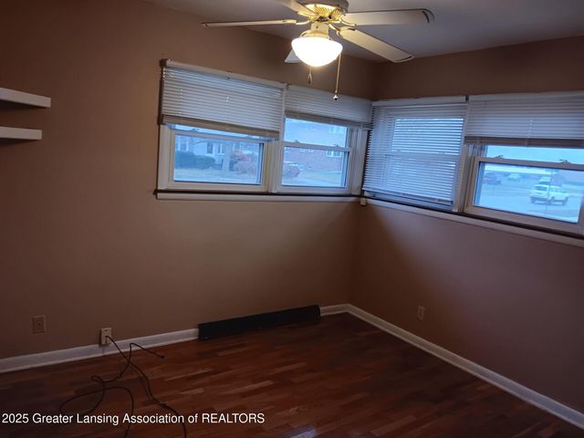 1007 N Foster Avenue, Lansing, MI 48912