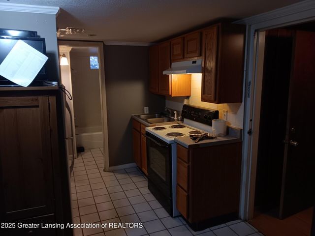 1007 N Foster Avenue, Lansing, MI 48912