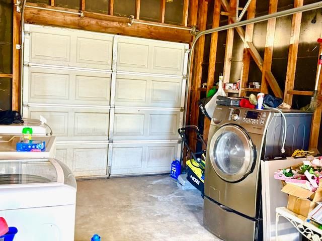 1025 W Griffith Avenue, Fresno, CA 93705