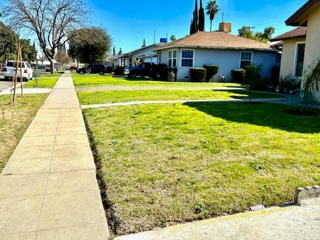 1025 W Griffith Avenue, Fresno, CA 93705