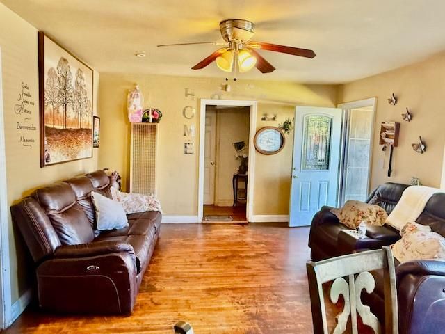 1025 W Griffith Avenue, Fresno, CA 93705