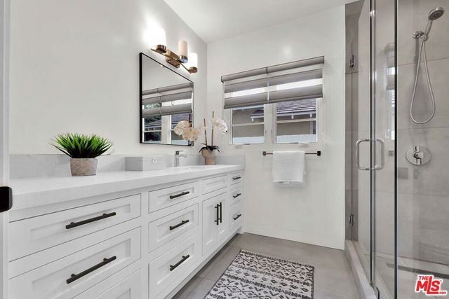 602 S Lucerne Boulevard, Los Angeles, CA 90005