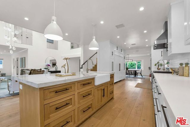 602 S Lucerne Boulevard, Los Angeles, CA 90005