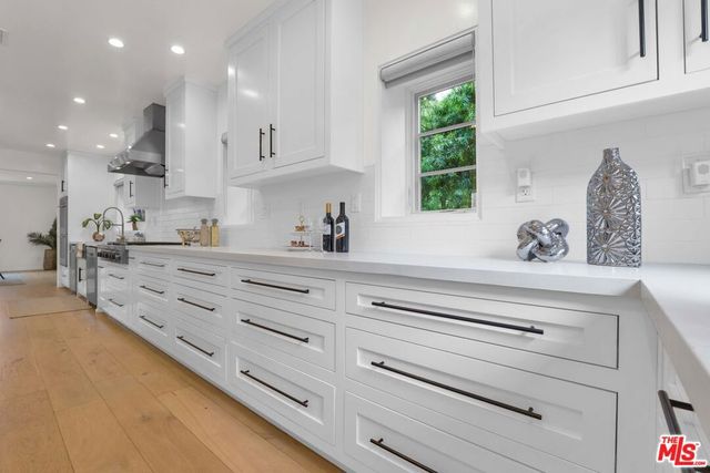 602 S Lucerne Boulevard, Los Angeles, CA 90005