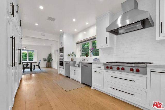 602 S Lucerne Boulevard, Los Angeles, CA 90005