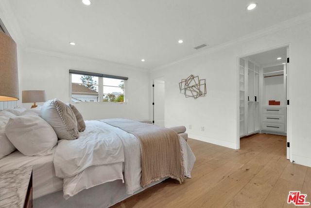 602 S Lucerne Boulevard, Los Angeles, CA 90005