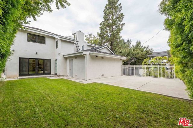 602 S Lucerne Boulevard, Los Angeles, CA 90005