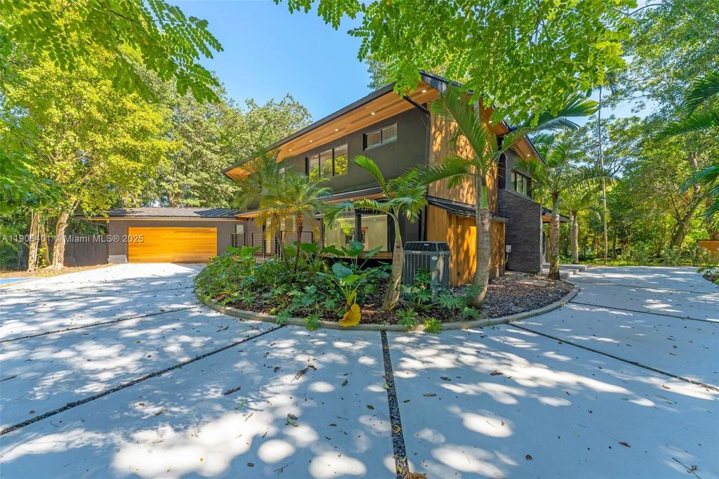 6525 SW 133rd Dr, Pinecrest, FL 33156