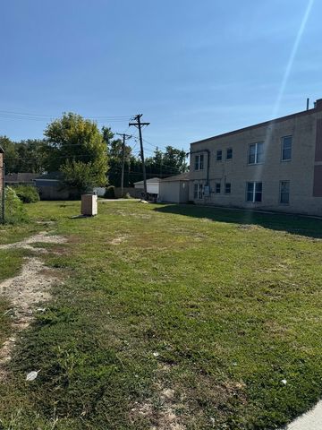 8911 Burlington Avenue, Brookfield, IL 60513