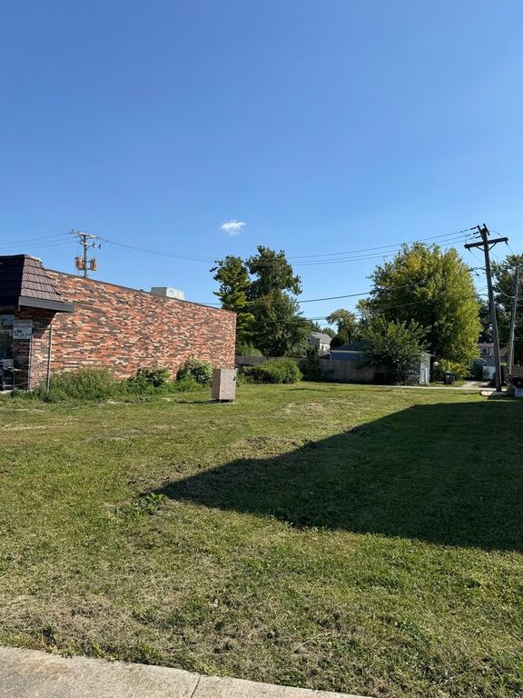 8911 Burlington Avenue, Brookfield, IL 60513