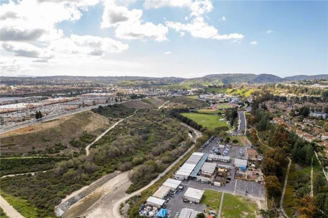 65 Carlsbad, Aliso Viejo, CA 92656