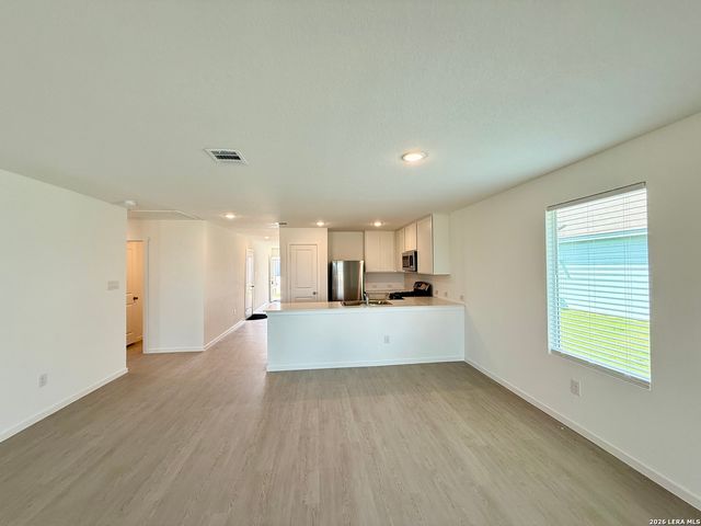 3179 Dispatch Dr, New Braunfels, TX 78130