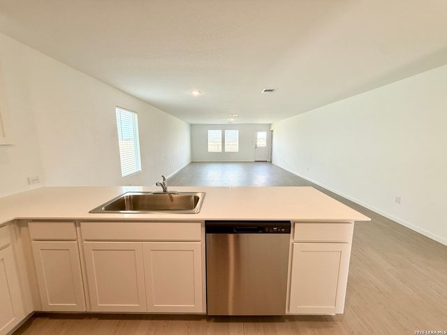 3179 Dispatch Dr, New Braunfels, TX 78130