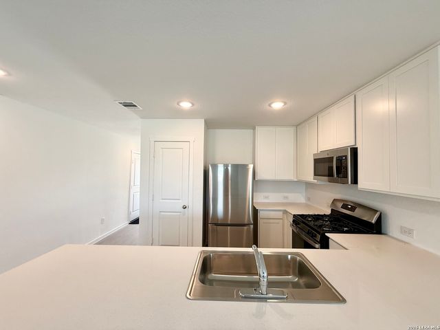 3179 Dispatch Dr, New Braunfels, TX 78130