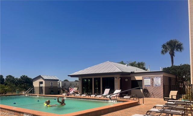 4510 N Key DR 102, North Fort Myers, FL 33903