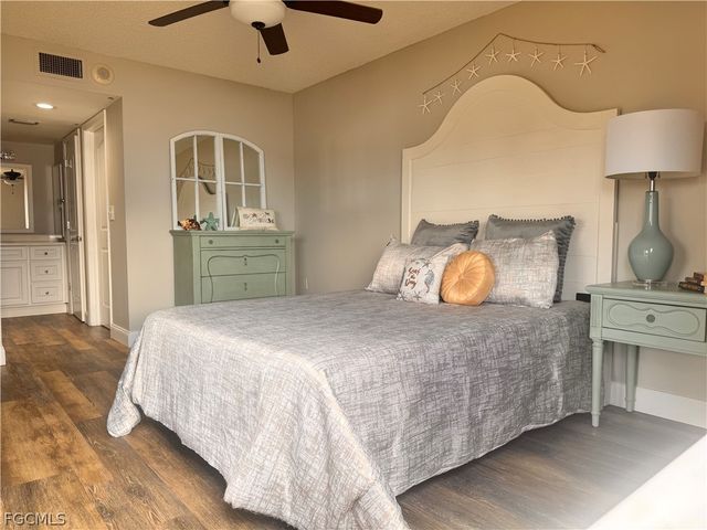 4510 N Key DR 102, North Fort Myers, FL 33903