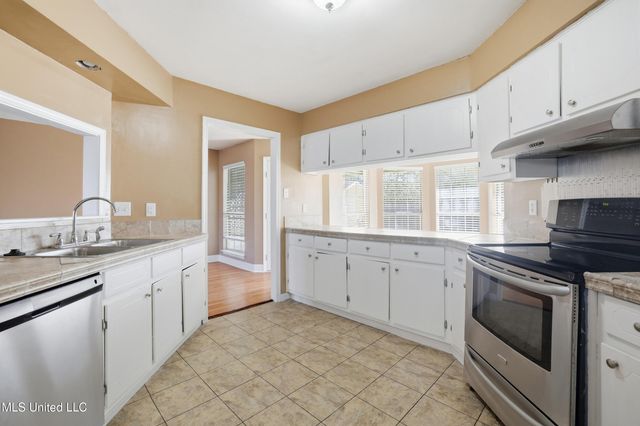 2091 Carolwood Drive, Biloxi, MS 39532