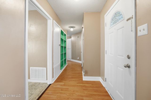 2091 Carolwood Drive, Biloxi, MS 39532