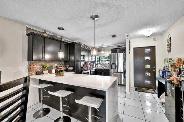 627 Banks Road 48, Margate, FL 33063