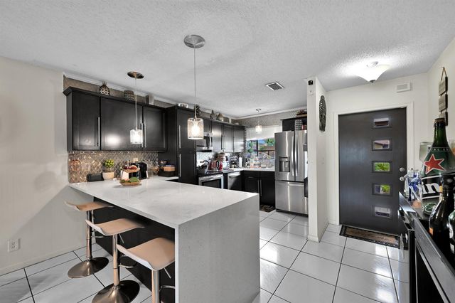 627 Banks Road 48, Margate, FL 33063
