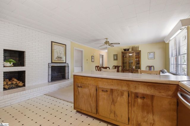 7 Dera Street, Greenville, SC 29615