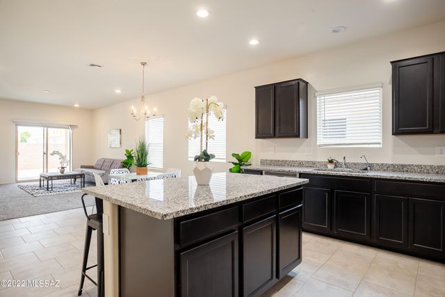 9334 W Creosote Rain Drive, Marana, AZ 85653