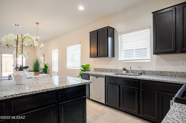 9334 W Creosote Rain Drive, Marana, AZ 85653