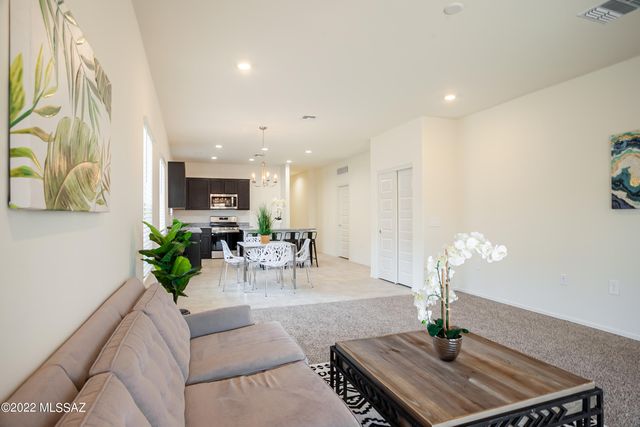 9334 W Creosote Rain Drive, Marana, AZ 85653