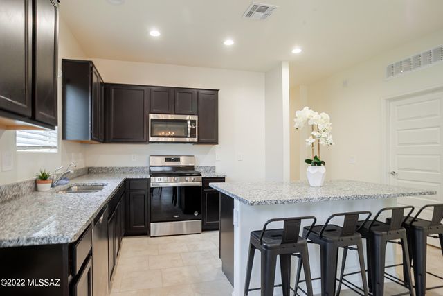 9334 W Creosote Rain Drive, Marana, AZ 85653