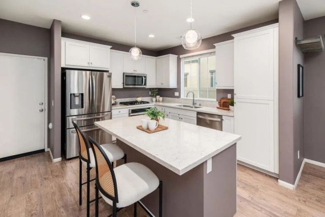 251 Saratoga Court, Vista, CA 92083