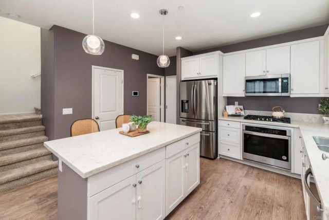 251 Saratoga Court, Vista, CA 92083