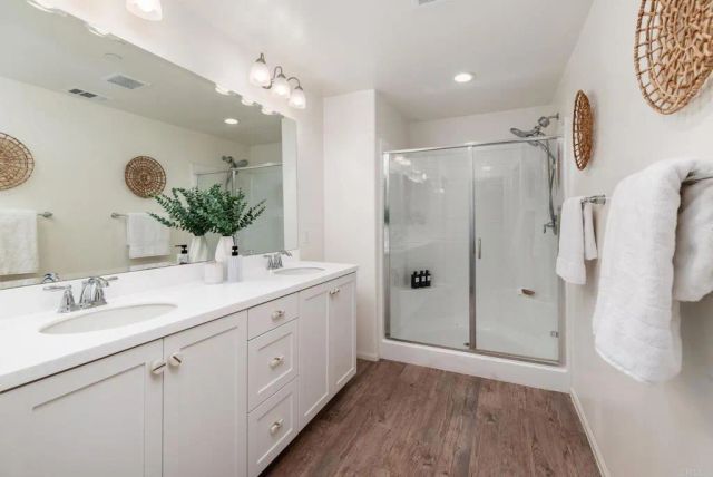 251 Saratoga Court, Vista, CA 92083