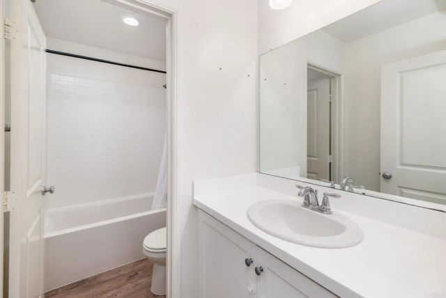 251 Saratoga Court, Vista, CA 92083
