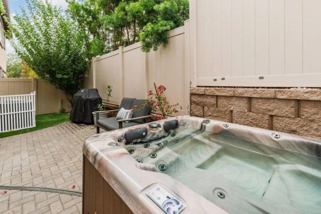 251 Saratoga Court, Vista, CA 92083
