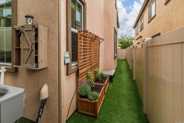 251 Saratoga Court, Vista, CA 92083