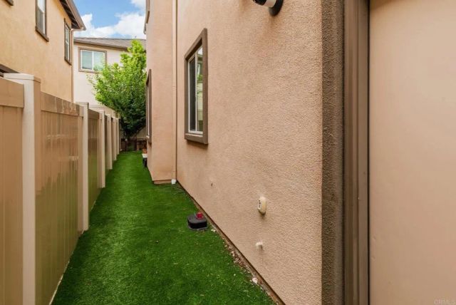 251 Saratoga Court, Vista, CA 92083