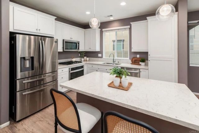 251 Saratoga Court, Vista, CA 92083